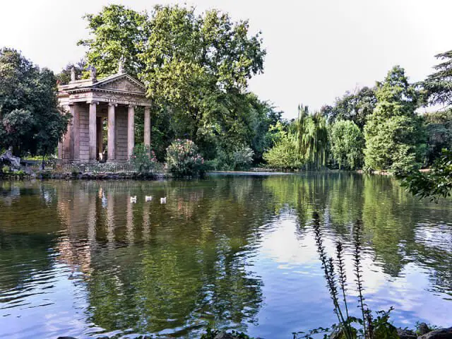 800px-Rome-VillaBorghese-TempleEsculape