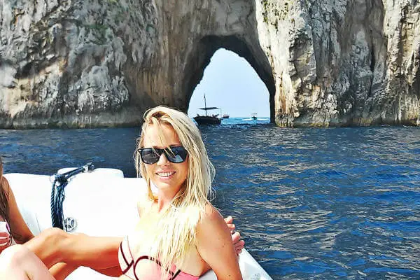 things-to-do-in-capri-rock-cave