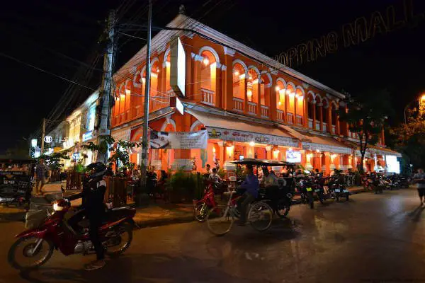 pub-street-siem-reap