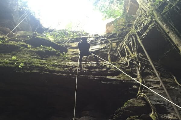 things-to-do-in-colombia-rappelling