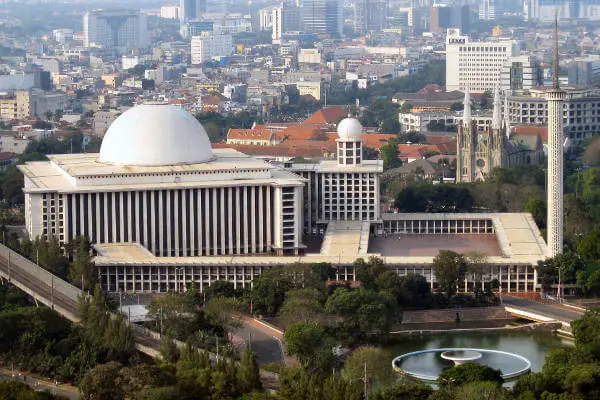 things-to-do-in-jakarta-istiqlal