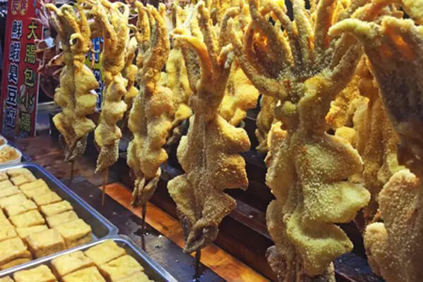 exploring-night-market-food-in-taiwan-fried-squid