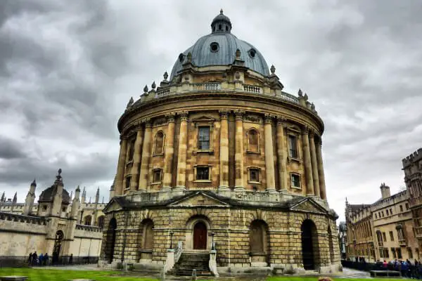 five-fun-historical-places-in-oxford-radcliffe-camera