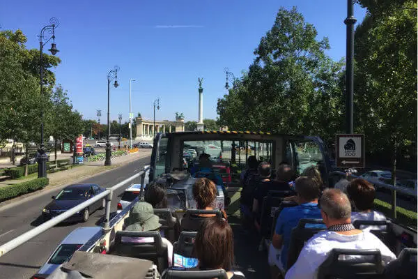 budapest-bus