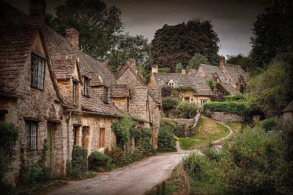 five-beautiful-villages-just-a-short-drive-from-london-bibury