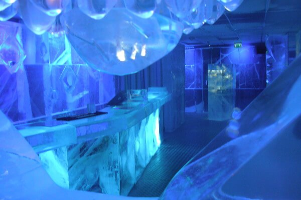 Most-Romantic-Places-In-London-To-Bring-Your-Loved-One-To-This-Valentines-Day-icebar