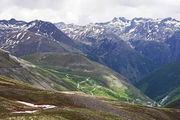 best-motorcycle-road-trips-in-the-alps-col-de-la-bonette