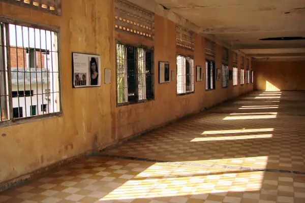 top-places-to-visit-in-phnom-penh-tuol-sleng