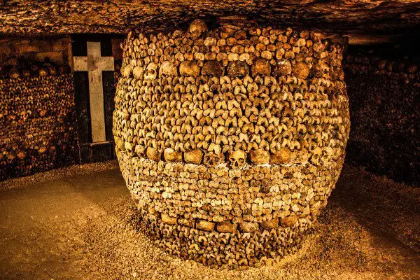 fun-and-unusual-sightseeing-for-paris-catacombs