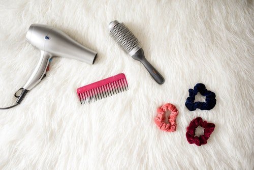 11 Best Travel Hair Dryers {Dual Voltage, Compact & Foldable}