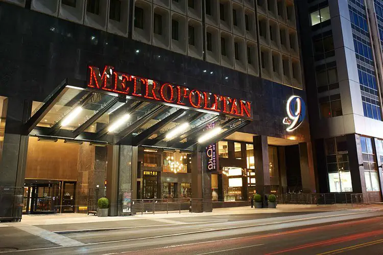 Metropolitan at the 9