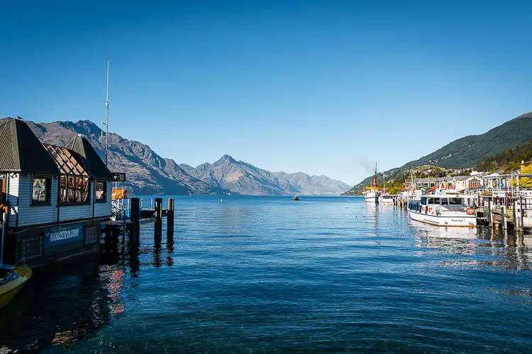 Queenstown, NZ Eat + Drink + Shop (2022 Local Guide Queenstown, New