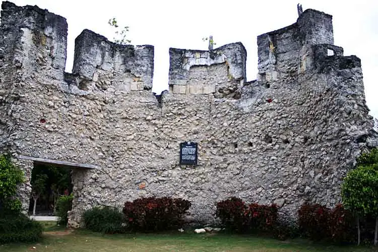 Baluarte, Lantawan or watchtower Puerto Galera