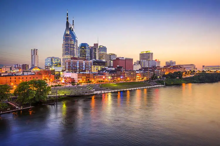 Nashville, Tennessee, USA downtown skyline