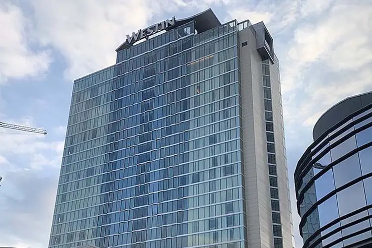 Photo of the Westin Hotel in Nashville taken from the Convention Center sidewalk.